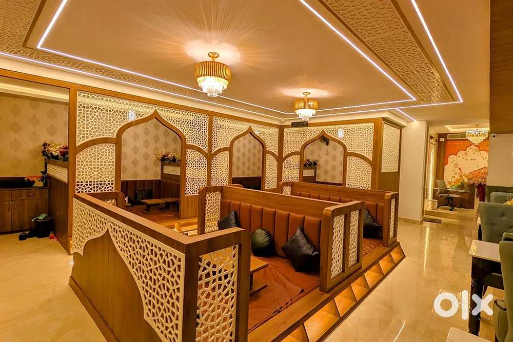 Steward for restaurant