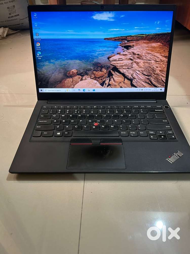 Lenovo and ryzen pro 4650 8gb ram 256gb ssd