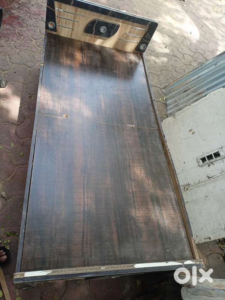 Single bed urgent sale