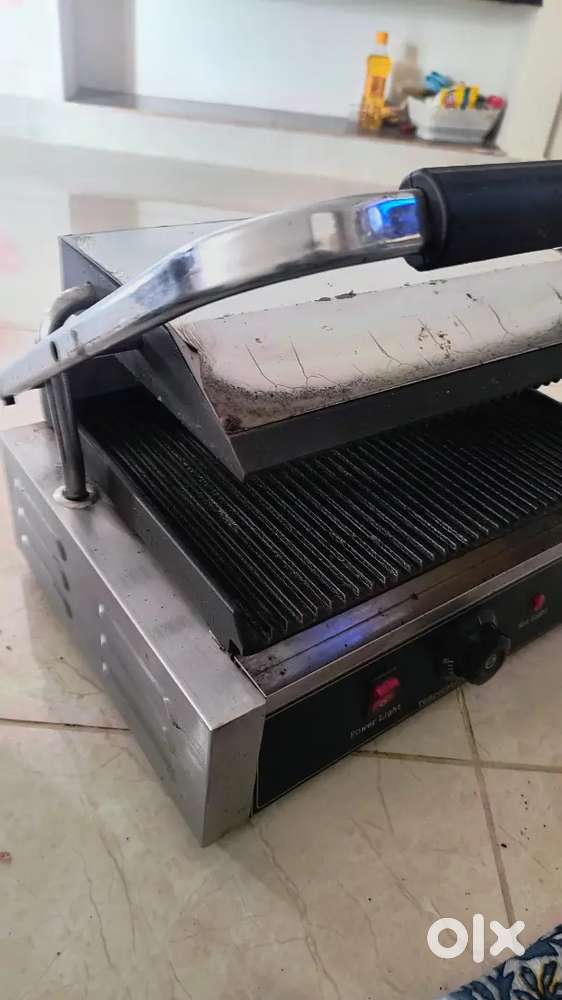 Sandwiche gril machine