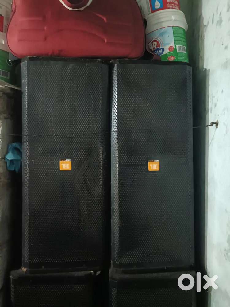 Dj boxes 4 and amplifier