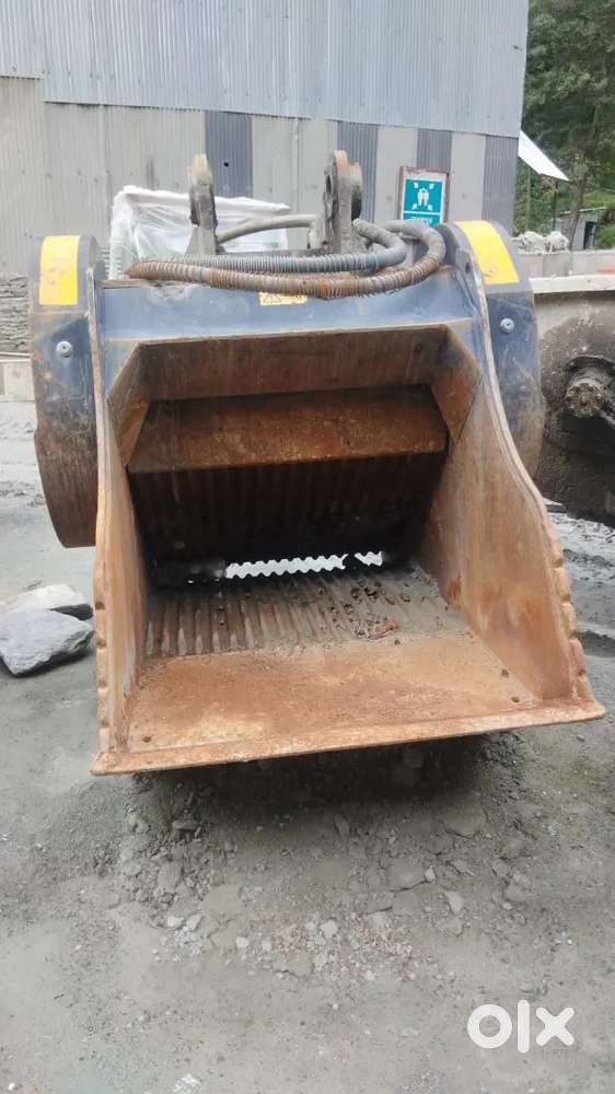 MB Bucket Crusher