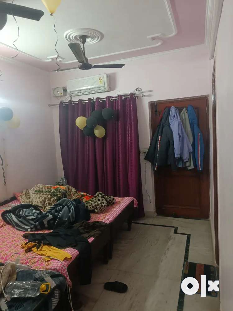 For rent 150 mtr 20k in alpha2 greater noida