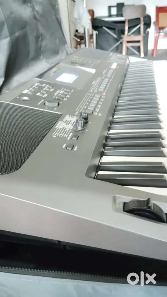 Yamaha psr I 500 keyboard.