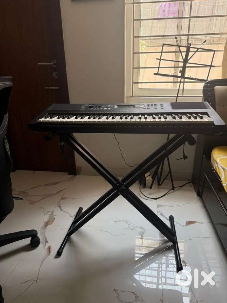 YAMAHA Music Keyboard