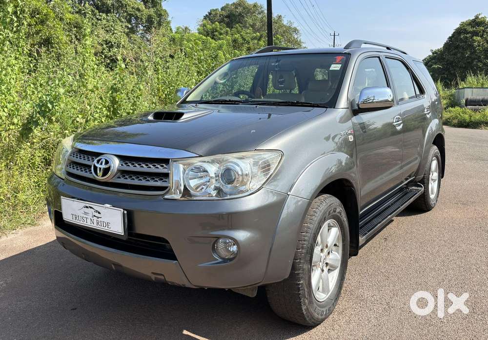 Toyota Fortuner 2011-2016 4x4 MT, 2010, Diesel