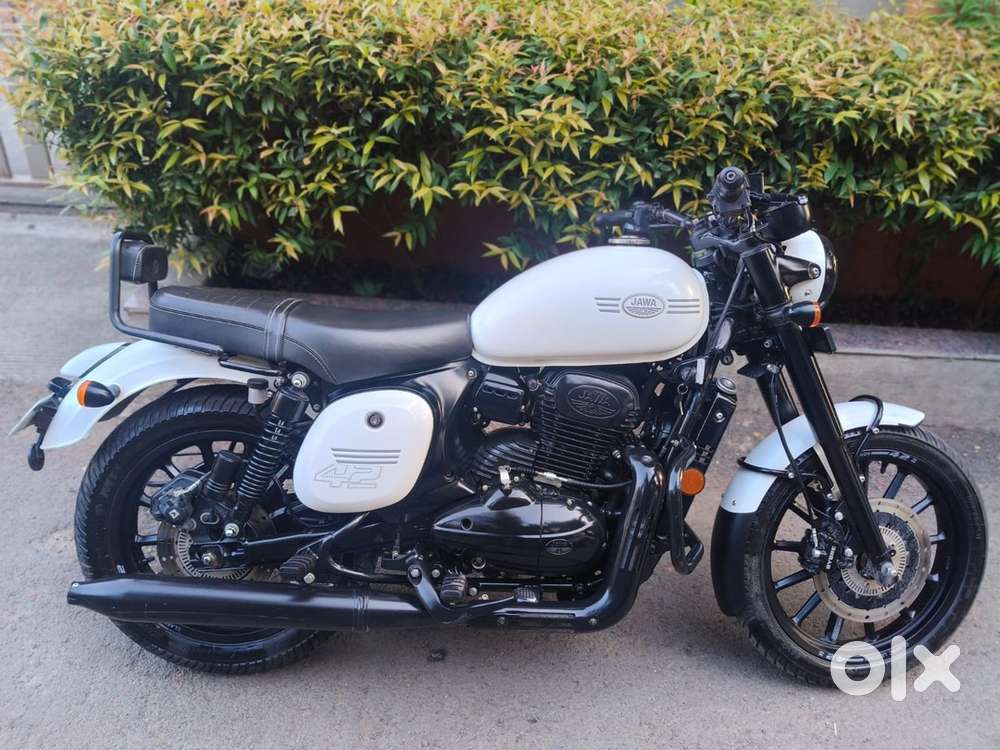 Offering Jawa Forty two dual ABS in Pune