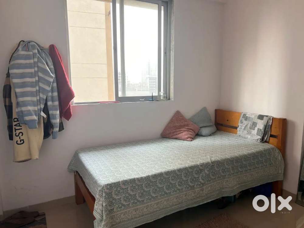 Pg available for female
12k bedroom including