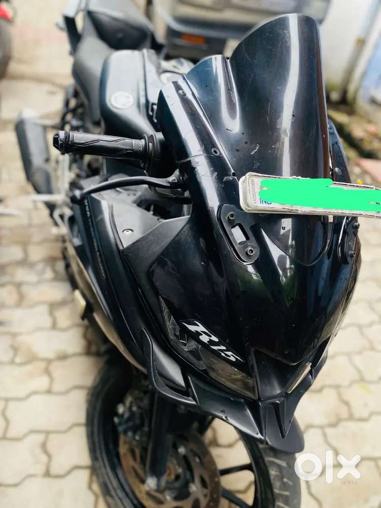 R15 V3 Black Colour