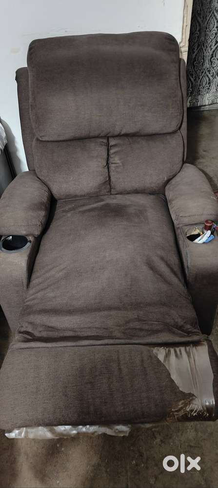 Single seater recliner sofa