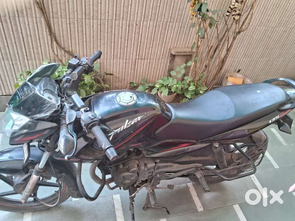 Pulsar 135 ls 8 year old 39000 km run .