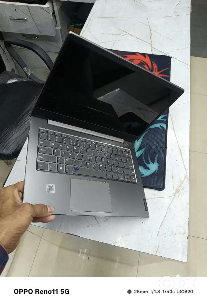 Dell cor i3 10the ram 8 SSD 512 gb new candision