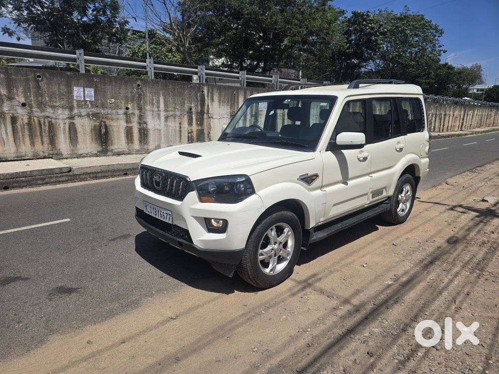 Mahindra Scorpio S10 AT 2WD, 2016, Diesel