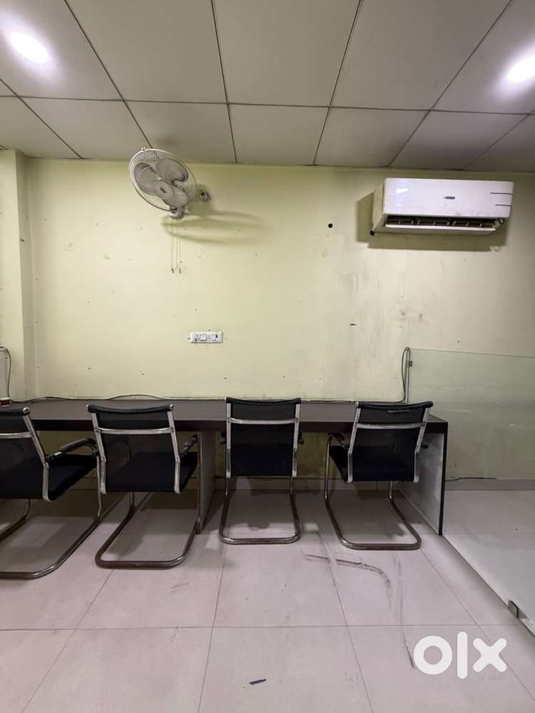 460 Sqft Furnished offife For rent in Vibhuti khand Gomtinagar