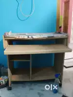 Computer table