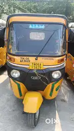 BAJAJ RE CNG TN07 AF 5629