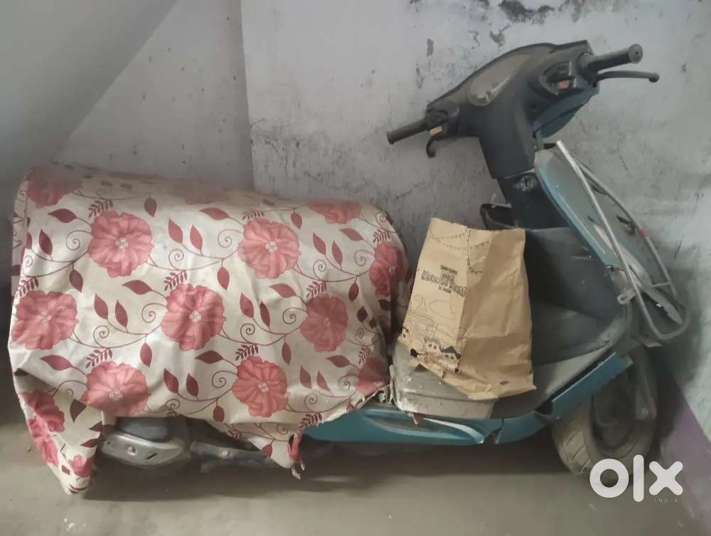 Selling this old scooty