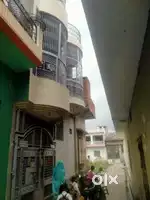 2Ghar hai bechne hai ek 20*55 doosra 20*57 dono 2manzil bne hai
