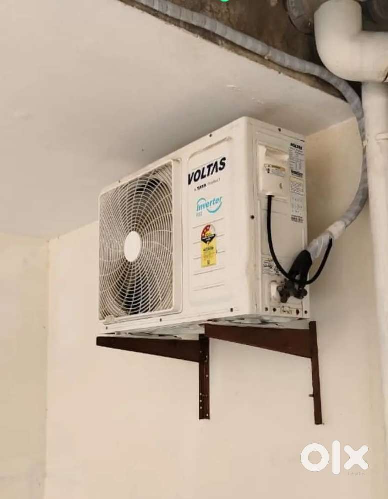 Voltas 1.5 ton split AC not much used..