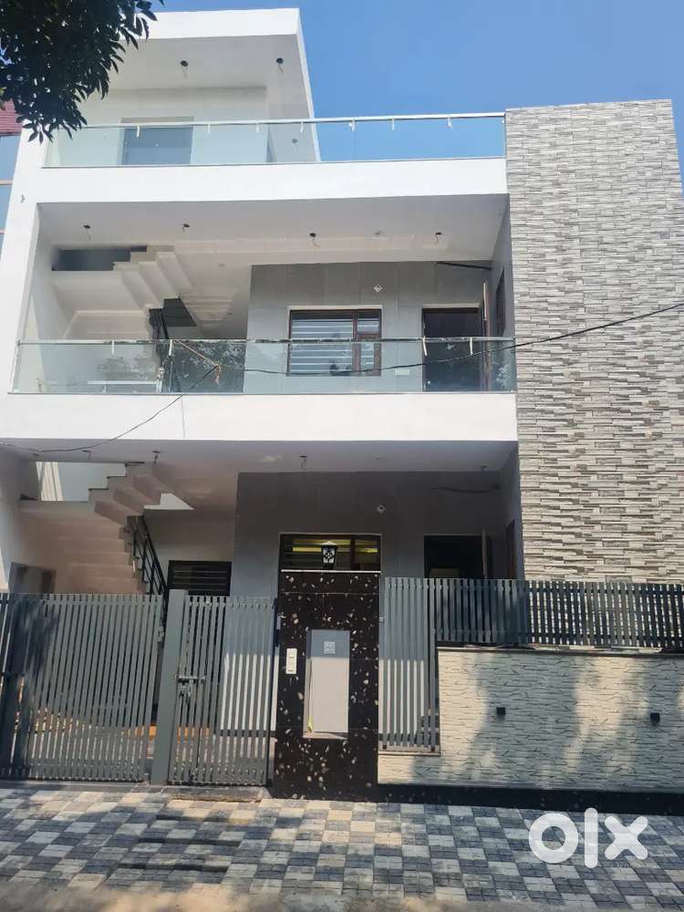 200 gaj Double story 6 bhk kothi for sale in zirakpur