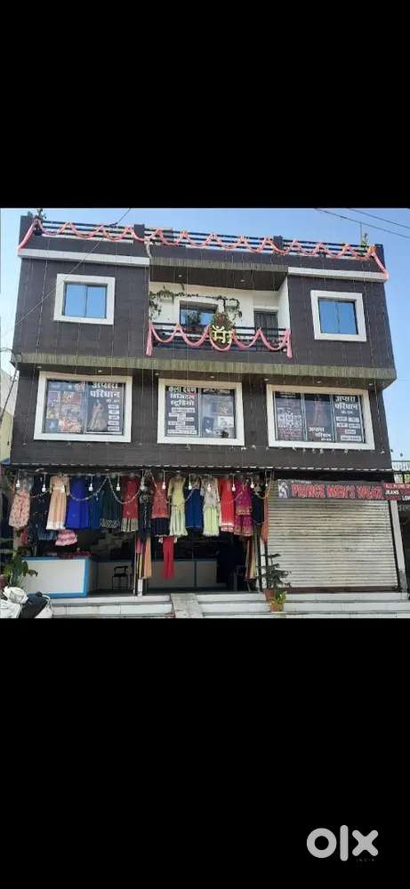 3 floor building,main road commercial + residential property main