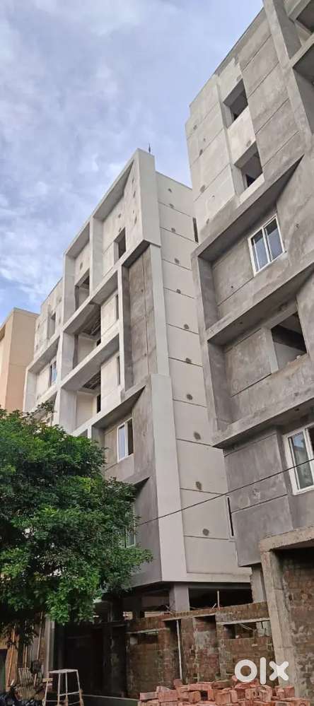 రాజమండ్రి  AV రోడ్ i-nox ఎదురుగా రెడీ to మూవ్ సేల్ కి కలవు