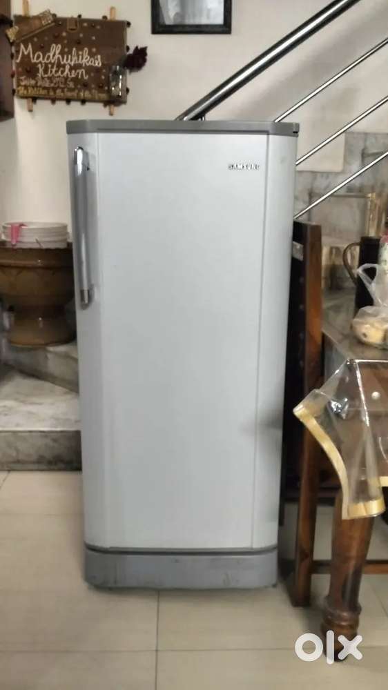 Samsung 165 litre fridge