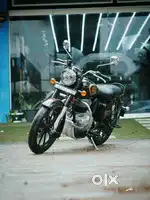 Royal Enfield classic 350 Reborn mint condition