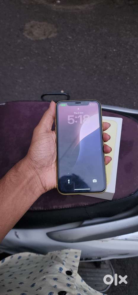Iphone 11 64 with box battery health 74%