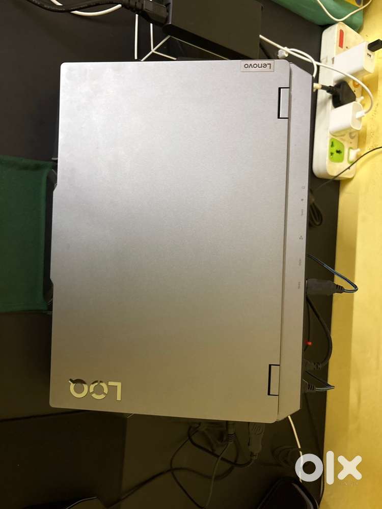 Lenovo LOQ 15IAX9
