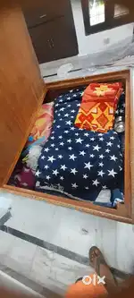 4x6 size Wooden Bed + 4 Inch gadda