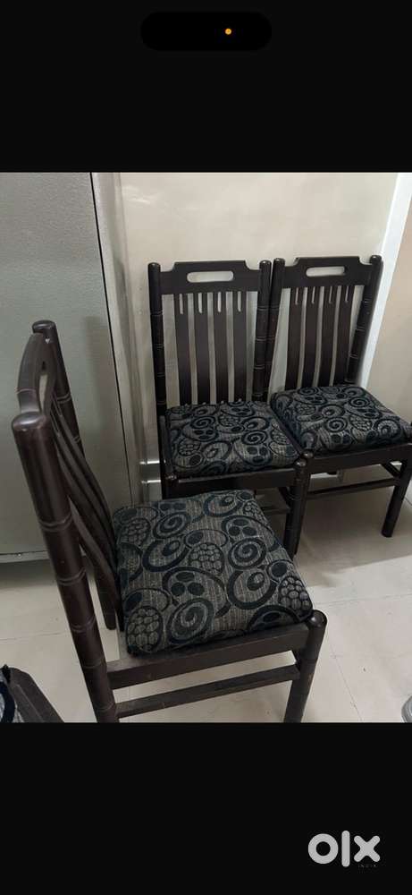 Sofa Set with Center Table & Wooden Chairs – Excellent Condition