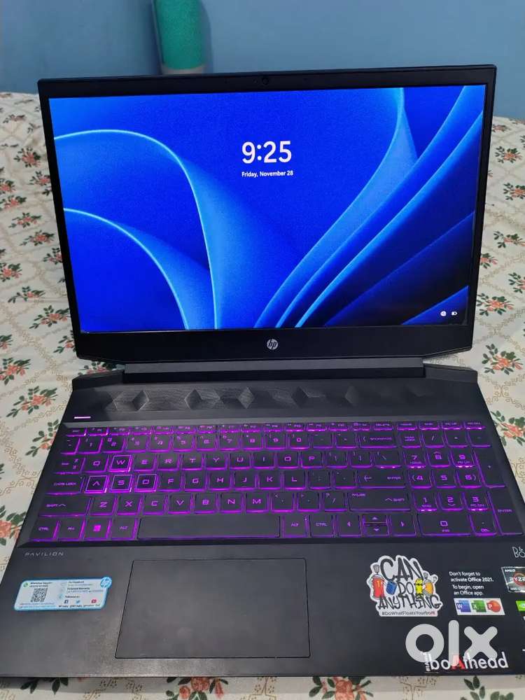Hp pavilion 15 AMD RYZEN 5 GRAPHIC CPU 2.40Ghz 8gb ram 256 NYME Ssd