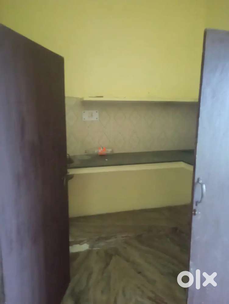 2BHK house only family or girls allowed