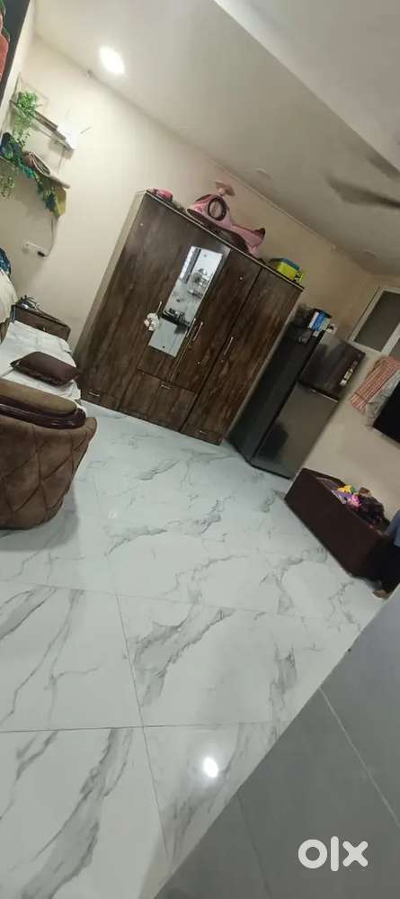 HEAVY DEPOSIT FLAT AVAILABLE IN CAMP NEAR GEETA SOCIETY non negotiable