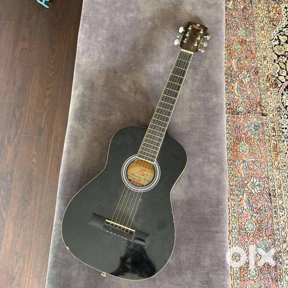 Guitar wooden