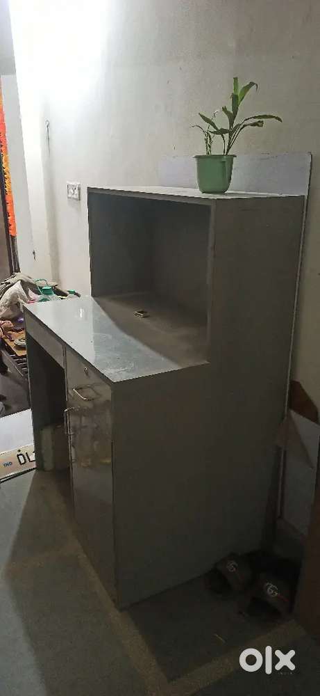 Computer table with counter good condition