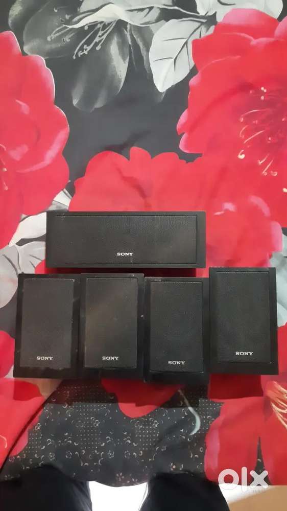 5 Sony speakers