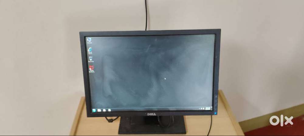 Dell Monitor with CPU (Table included)