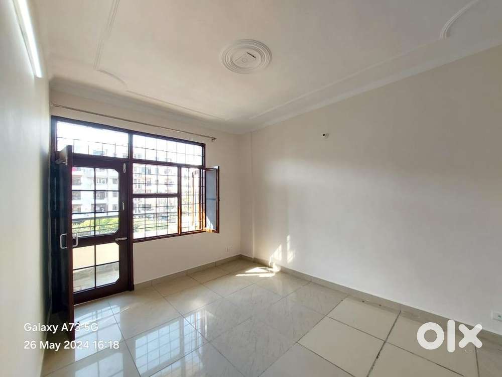 Mig 2bhk 3rd floor  Sec 51 Chandigarh