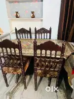 Dining Table 4 seater Best condition