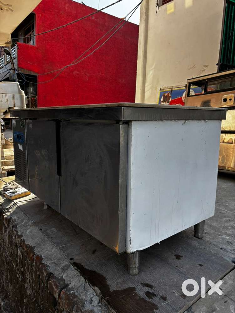 Under counter fridge