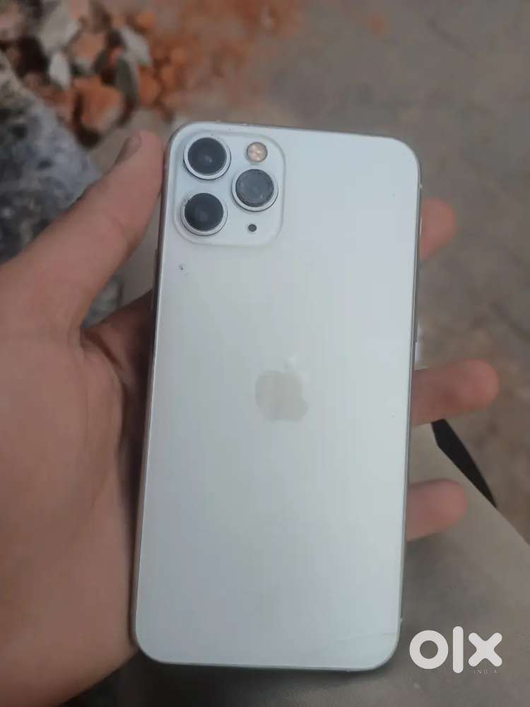 Back panel tut rha hain or tauch camera bekar hain back