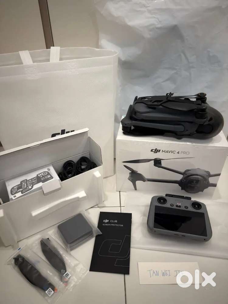 DJI Mavic 4 Pro (DJ RC 2) Triple-Lens Flagship Camera Drone 100MP