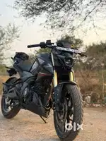 2025 bajaj pulsar n160 1 month old