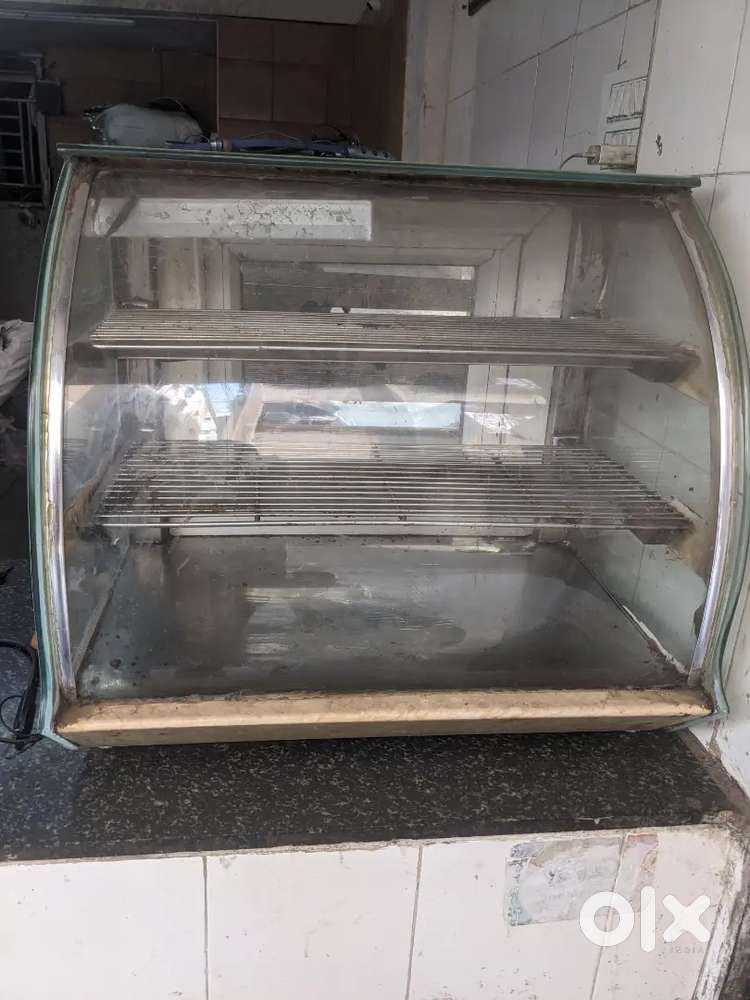 Glass display counter