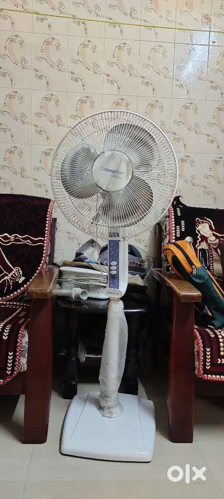 Pedestal fan