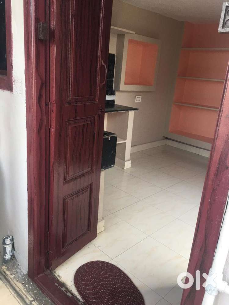 1bk house available for rent for single or two bachelors at two town