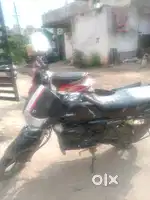 New model HF Deluxe bike 1 year old good condition mai ghadi hai