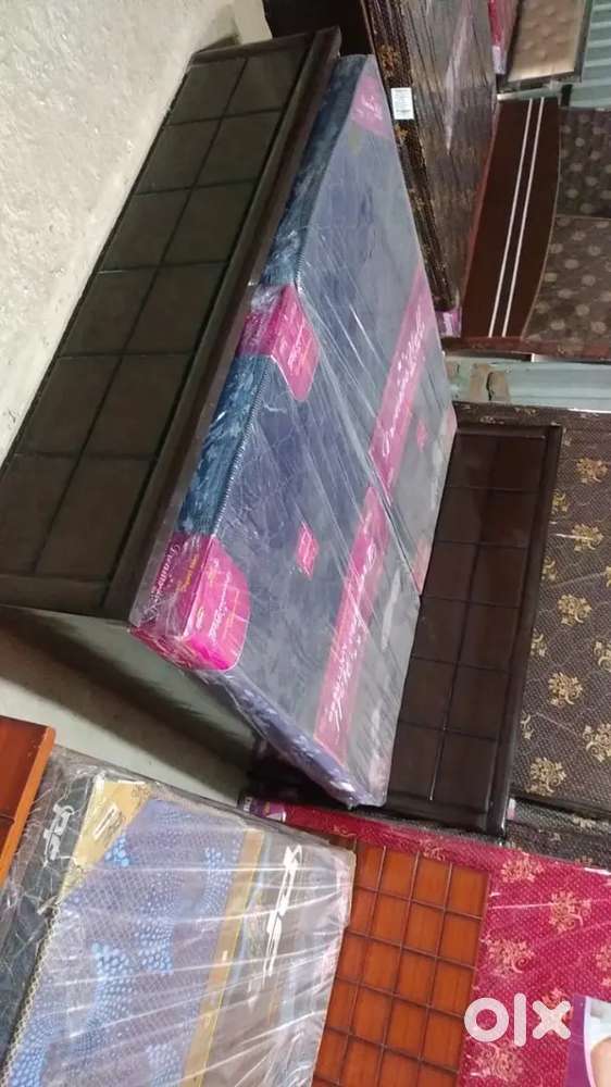 Free mattress with double bed with premium quality